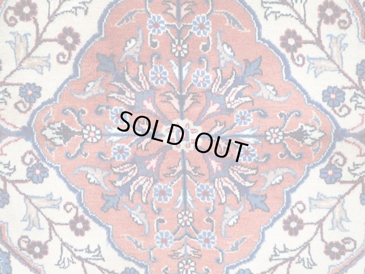 画像12: 美品 ペルシャ 絨毯 マシュハド 3m リビング ダイニング 大判 サイズ  295 x 190 cm 79 手織り トライバル ラグ 天然 ウール 敷物 マット カーペット クリーム オレンジ 青 メダリオン 草木 花 柄 ヴィンテージ ビンテージ OLD a-79-295190s005-056 (12)