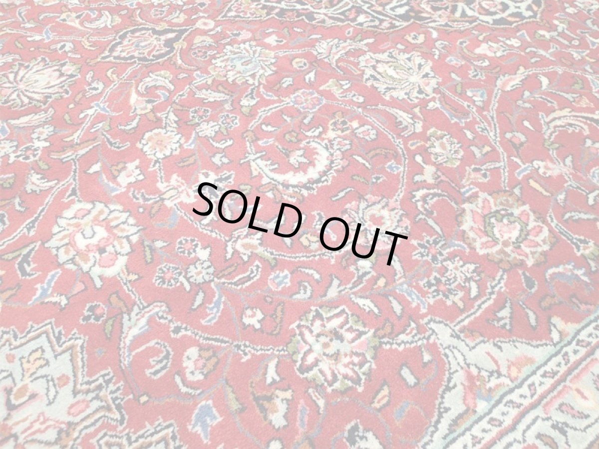 画像12: 美品 ペルシャ 絨毯 サルーク 3.5m リビング ダイニング 大判 サイズ 350 x 250 cm 67 ウール 手織り トライバル ラグ ハンドメイド マット カーペット 赤 ヴィンテージ  鮮やかで深みのある赤のコントラストが美しい (12)