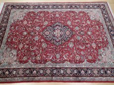 画像3: 美品 ペルシャ 絨毯 サルーク 3.5m リビング ダイニング 大判 サイズ 350 x 250 cm 67 ウール 手織り トライバル ラグ ハンドメイド マット カーペット 赤 ヴィンテージ  鮮やかで深みのある赤のコントラストが美しい (3)