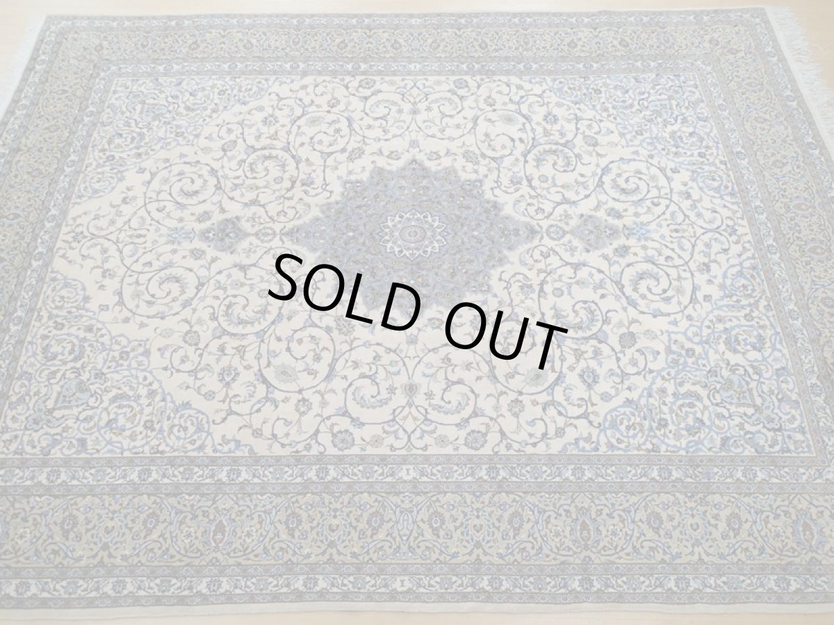 画像3: 美品 ペルシャ 絨毯 カシャーン 4m リビング ダイニング 大判 サイズ 400 x 350 cm 90 コルク ウール 手織り トライバル ラグ 天然 敷物 マット カーペット クリーム 茶 青 メダリオン 草木 花 柄 ヴィンテージ ビンテージ 10畳程度のお部屋にお勧め (3)