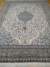 画像5: 美品 ペルシャ 絨毯 カシャーン 4m リビング ダイニング 大判 サイズ 400 x 350 cm 90 コルク ウール 手織り トライバル ラグ 天然 敷物 マット カーペット クリーム 茶 青 メダリオン 草木 花 柄 ヴィンテージ ビンテージ 10畳程度のお部屋にお勧め (5)