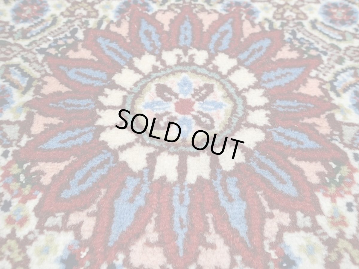 画像10: 新品 ペルシャ 絨毯 ムード 3.8m リビング ダイニング サイズ 388 x 290 cm 89 ウール シルク 手織り ラグ ハンドメイド カーペット 敷物 クリーム 紺 エンジ 弾力ある柔らかな毛足 10畳程度のお部屋にお勧め (10)