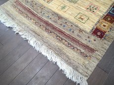 画像7: 新品 ペルシャ ギャッベ 1.2m アクセント サイズ 118 x 89 cm n215 ハンドメイド ギャベ 手織り トライバル ラグ 天然 ウール 敷物 マット カーペット 茶 クリーム マルチカラー (7)