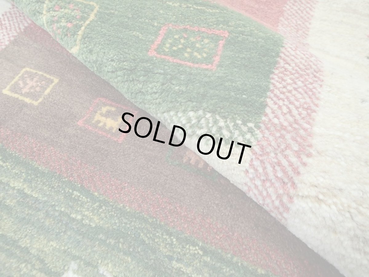 画像14: 新品 ペルシャ ギャッベ 1.3m アクセント サイズ 125 x 92 cm n213 ハンドメイド ギャベ 手織り トライバル ラグ 天然 ウール 敷物 マット カーペット クリーム 緑 赤 子供部屋や玄関マットにも (14)