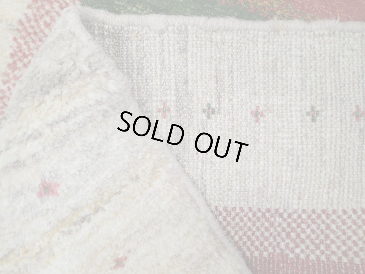 画像15: 新品 ペルシャ ギャッベ 1.3m アクセント サイズ 125 x 92 cm n213 ハンドメイド ギャベ 手織り トライバル ラグ 天然 ウール 敷物 マット カーペット クリーム 緑 赤 子供部屋や玄関マットにも (15)