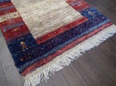 画像7: 新品 ペルシャ ギャッベ 1.2m アクセント サイズ 118 x 93 cm f177 ハンドメイド ギャベ 手織り トライバル ラグ 天然 ウール 敷物 マット カーペット 茶 紺 赤 女の子 花畑 子供部屋や玄関マットにも n-f177-118093h081 (7)