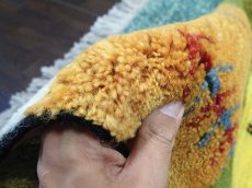 画像13: 新品 ペルシャ ギャッベ 1.3m アクセント サイズ 128 x 92 cm f182 ハンドメイド ギャベ 手織り トライバル ラグ 天然 ウール 敷物 マット カーペット クリーム　緑 オレンジ 青 藍 黄 風景 子供部屋や玄関マットにも (13)