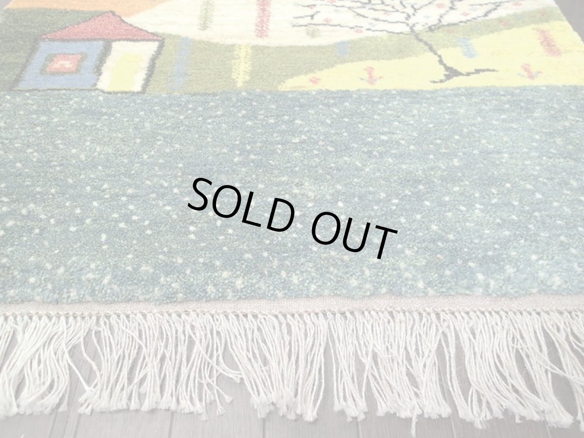 画像15: 新品 ペルシャ ギャッベ 1.3m アクセント サイズ 128 x 92 cm f182 ハンドメイド ギャベ 手織り トライバル ラグ 天然 ウール 敷物 マット カーペット クリーム　緑 オレンジ 青 藍 黄 風景 子供部屋や玄関マットにも (15)