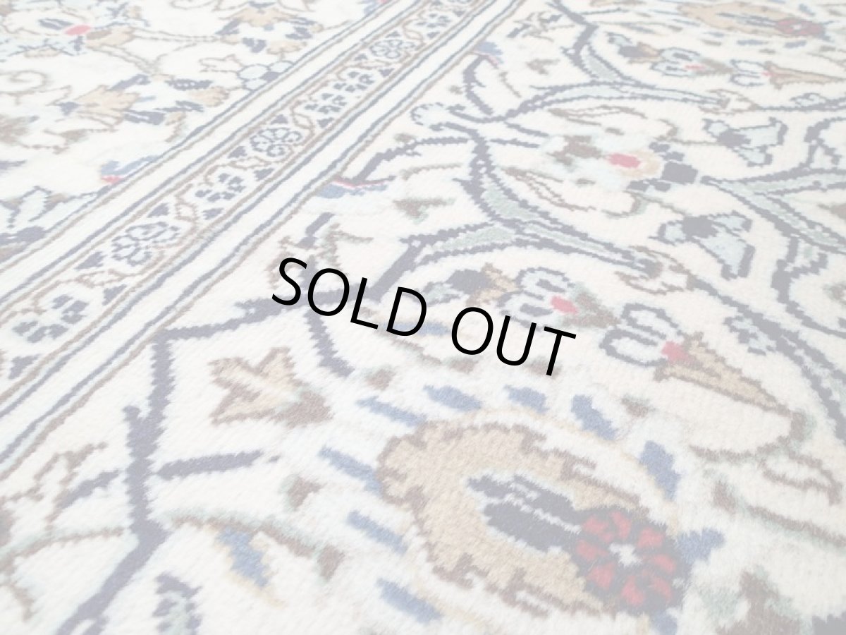 画像11: 美品 ペルシャ 絨毯 カシャーン 3.5m リビング ダイニング 大判 サイズ 350 x 240 cm n225 手織り トライバル ラグ 天然 ウール 敷物 マット カーペット 白 メダリオン 草木 花 柄 ヴィンテージ ビンテージ (11)