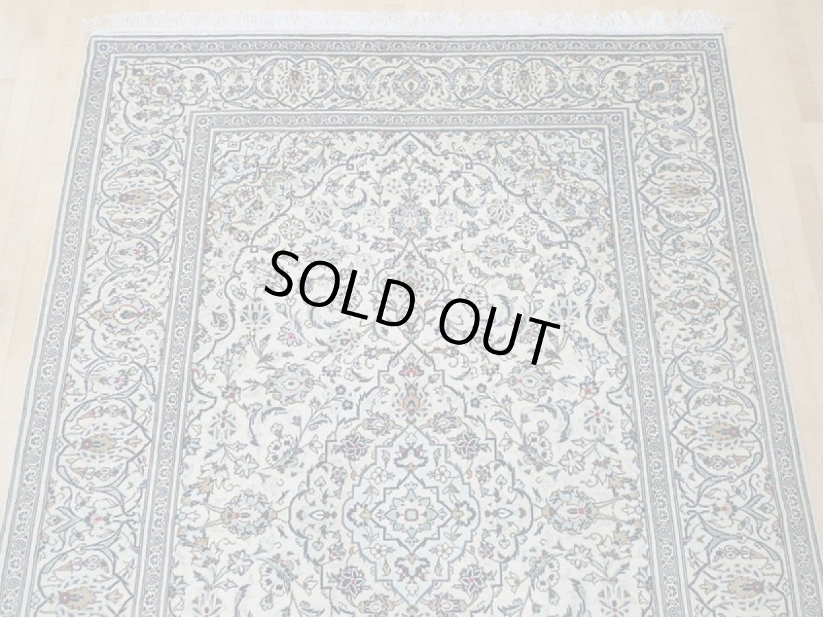 画像7: 美品 ペルシャ 絨毯 カシャーン 3.5m リビング ダイニング 大判 サイズ 350 x 240 cm n225 手織り トライバル ラグ 天然 ウール 敷物 マット カーペット 白 メダリオン 草木 花 柄 ヴィンテージ ビンテージ (7)