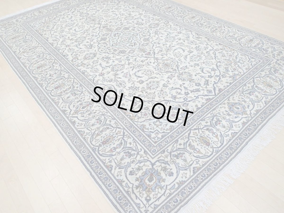 画像6: 美品 ペルシャ 絨毯 カシャーン 3.5m リビング ダイニング 大判 サイズ 350 x 240 cm n225 手織り トライバル ラグ 天然 ウール 敷物 マット カーペット 白 メダリオン 草木 花 柄 ヴィンテージ ビンテージ (6)