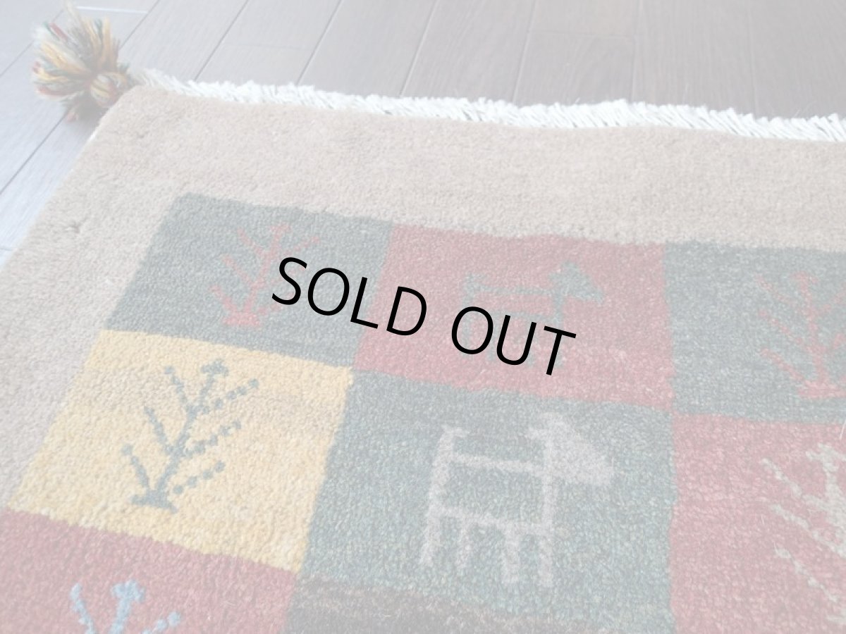 画像12: 新品 ペルシャ ギャッベ 玄関 マット 90cm サイズ 84 x 59 cm G68 ハンドメイド ギャベ 手織り トライバル ラグ 天然 ウール 敷物 カーペット 鹿 動物 生命の木 茶 マルチカラー 子供部屋や玄関ドアマットのアクセントに (12)