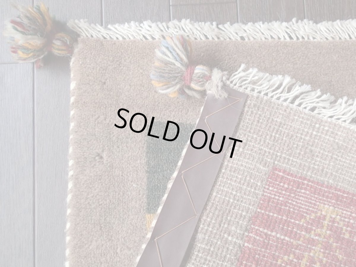 画像11: 新品 ペルシャ ギャッベ 玄関 マット 90cm サイズ 84 x 59 cm G68 ハンドメイド ギャベ 手織り トライバル ラグ 天然 ウール 敷物 カーペット 鹿 動物 生命の木 茶 マルチカラー 子供部屋や玄関ドアマットのアクセントに (11)