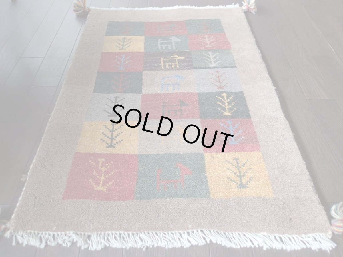 画像9: 新品 ペルシャ ギャッベ 玄関 マット 90cm サイズ 84 x 59 cm G68 ハンドメイド ギャベ 手織り トライバル ラグ 天然 ウール 敷物 カーペット 鹿 動物 生命の木 茶 マルチカラー 子供部屋や玄関ドアマットのアクセントに (9)