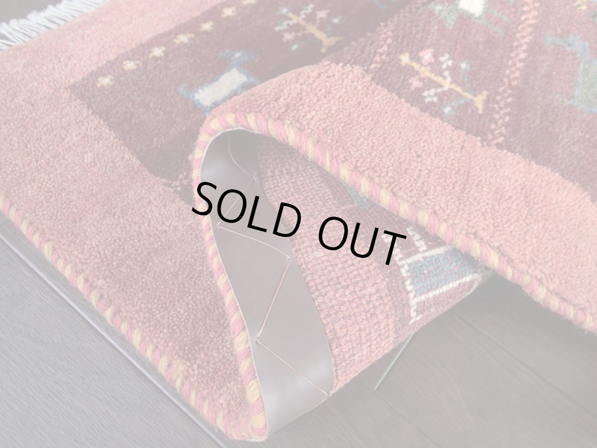 画像12: 新品 ペルシャ ギャッベ 玄関 マット サイズ 87 x 57 cm G67 ハンドメイド ギャベ 手織り トライバル ラグ 天然 ウール 敷物 カーペット 鹿 動物 生命の木 エンジ ワインレッド 子供部屋や玄関ドアマットのアクセントに (12)