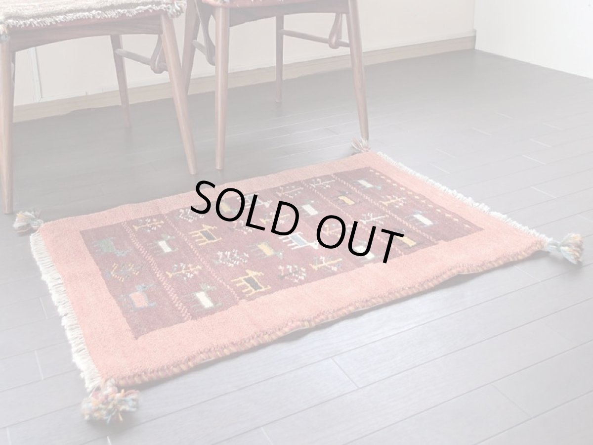 画像6: 新品 ペルシャ ギャッベ 玄関 マット サイズ 87 x 57 cm G67 ハンドメイド ギャベ 手織り トライバル ラグ 天然 ウール 敷物 カーペット 鹿 動物 生命の木 エンジ ワインレッド 子供部屋や玄関ドアマットのアクセントに (6)