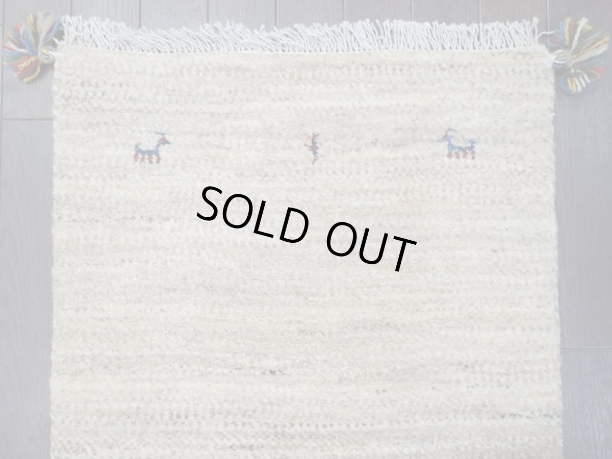 画像6: 新品 ペルシャ ギャッベ 玄関 マット 90cm サイズ 90 x 55 cm C81 肉厚 ウール ハンドメイド ギャベ 手織り トライバル ラグ 天然 敷物 カーペット 鹿 動物 生命の木 クリーム 子供部屋や玄関ドアマットのアクセントに (6)