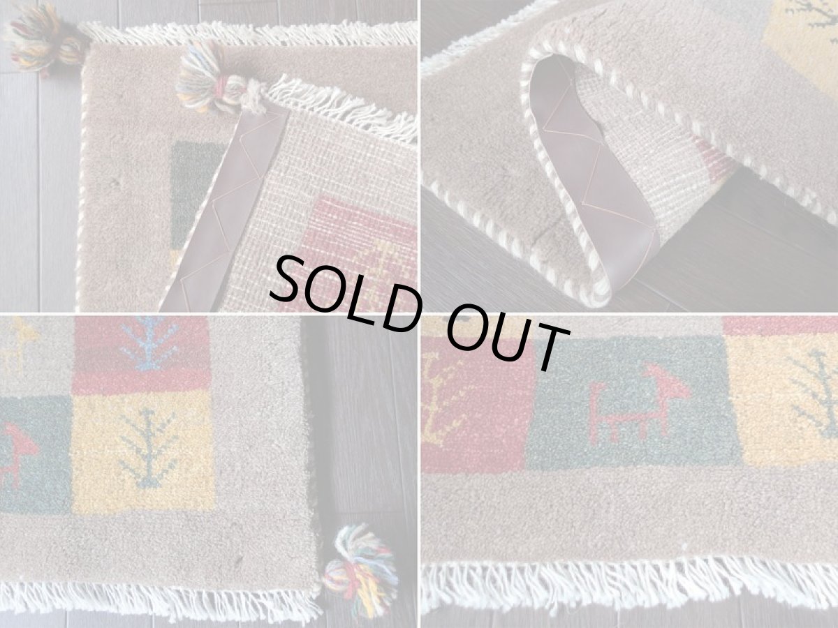 画像18: 新品 ペルシャ ギャッベ 玄関 マット 90cm サイズ 84 x 59 cm G68 ハンドメイド ギャベ 手織り トライバル ラグ 天然 ウール 敷物 カーペット 鹿 動物 生命の木 茶 マルチカラー 子供部屋や玄関ドアマットのアクセントに (18)