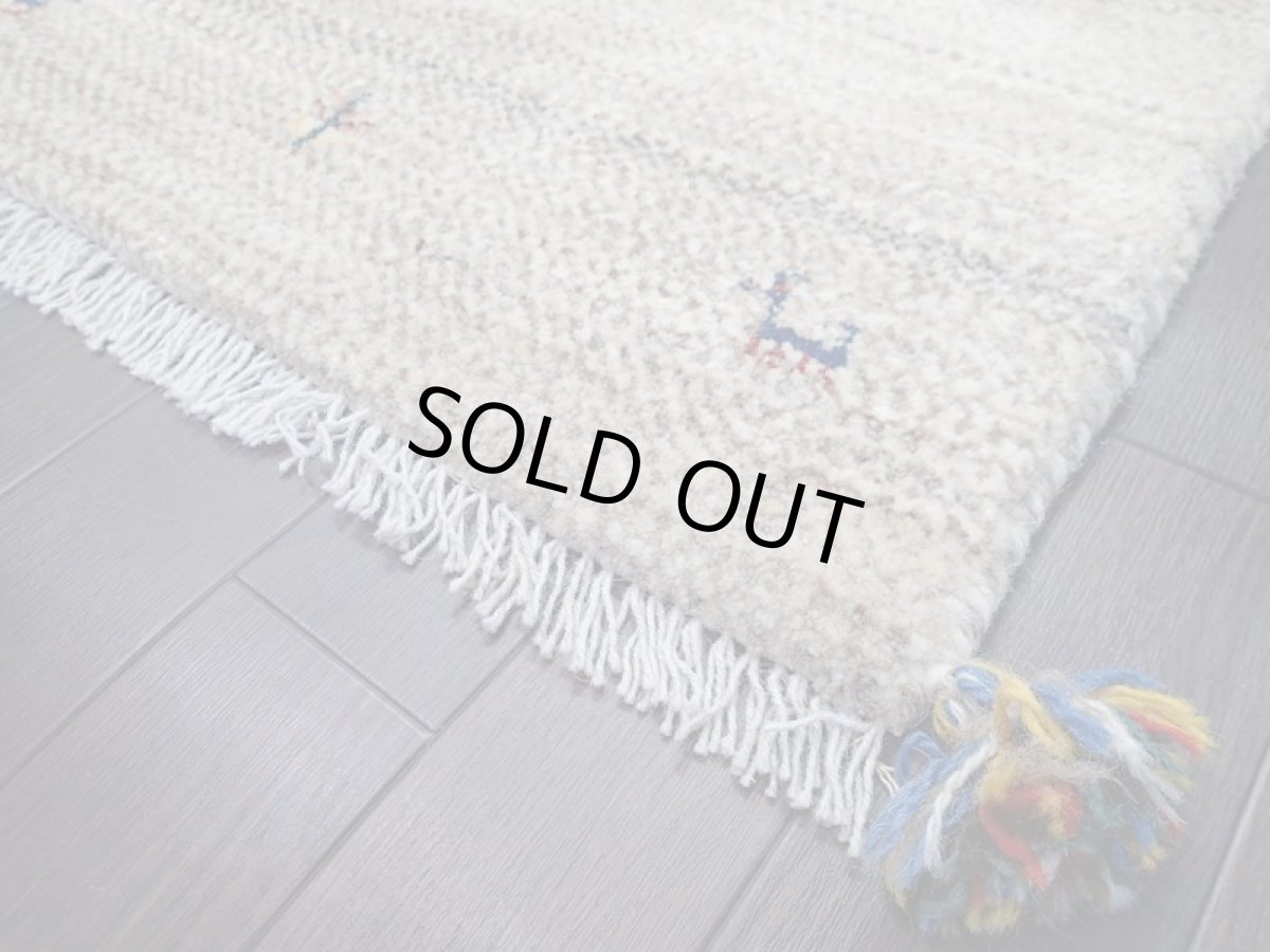 画像9: 新品 ペルシャ ギャッベ 玄関 マット 90cm サイズ 90 x 55 cm C81 肉厚 ウール ハンドメイド ギャベ 手織り トライバル ラグ 天然 敷物 カーペット 鹿 動物 生命の木 クリーム 子供部屋や玄関ドアマットのアクセントに (9)