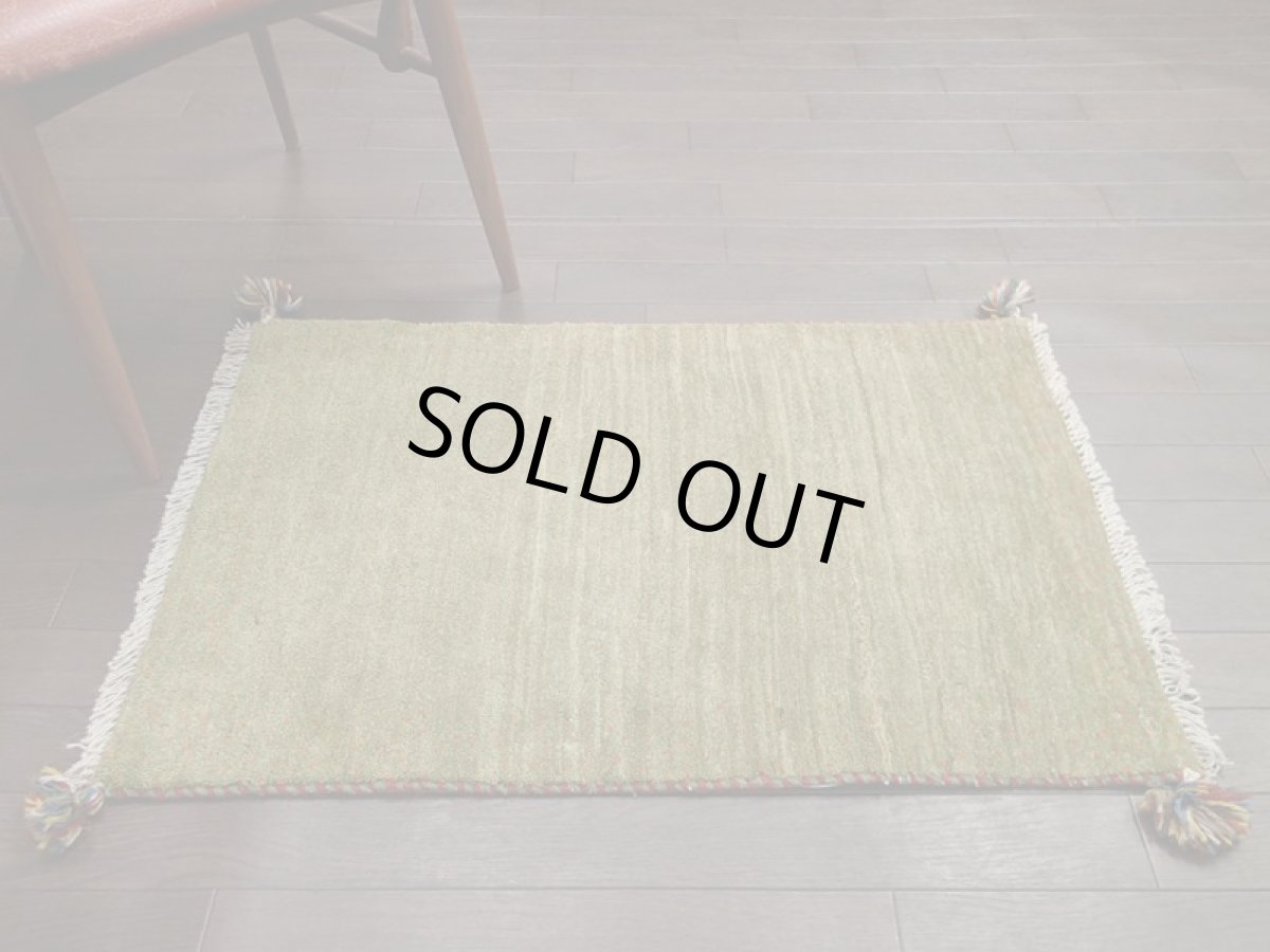 画像5: 新品 ペルシャ ギャッベ 玄関 マット 90cm サイズ 89 x 56 cm No.C72 肉厚 ウール ハンドメイド ギャベ 手織り トライバル ラグ 天然 敷物 カーペット 緑 オレンジ ドット 玄関ドアマットのアクセントに n-c72-089056sa001 (5)