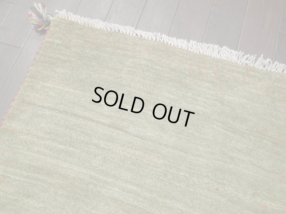 画像9: 新品 ペルシャ ギャッベ 玄関 マット 90cm サイズ 89 x 56 cm No.C72 肉厚 ウール ハンドメイド ギャベ 手織り トライバル ラグ 天然 敷物 カーペット 緑 オレンジ ドット 玄関ドアマットのアクセントに n-c72-089056sa001 (9)