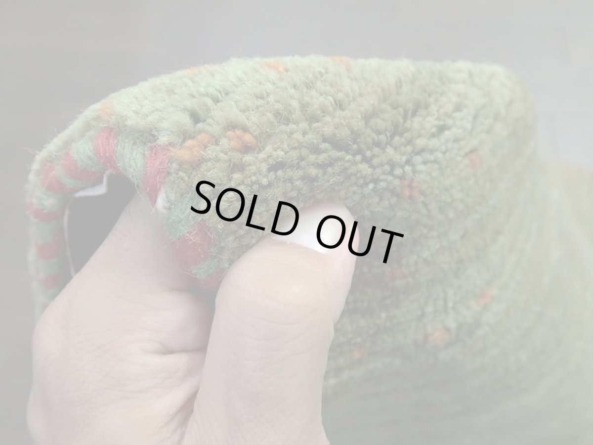 画像12: 新品 ペルシャ ギャッベ 玄関 マット 90cm サイズ 89 x 56 cm No.C72 肉厚 ウール ハンドメイド ギャベ 手織り トライバル ラグ 天然 敷物 カーペット 緑 オレンジ ドット 玄関ドアマットのアクセントに n-c72-089056sa001 (12)