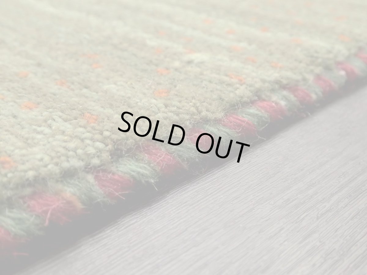 画像11: 新品 ペルシャ ギャッベ 玄関 マット 90cm サイズ 89 x 56 cm No.C72 肉厚 ウール ハンドメイド ギャベ 手織り トライバル ラグ 天然 敷物 カーペット 緑 オレンジ ドット 玄関ドアマットのアクセントに n-c72-089056sa001 (11)