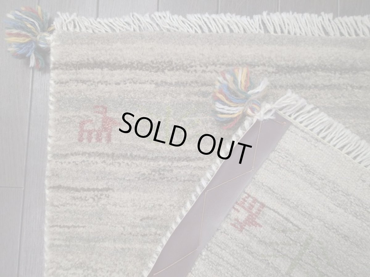 画像16: 新品 ペルシャ ギャッベ 玄関 マット 90cm サイズ 91 x 61 cm C86 肉厚 ウール ハンドメイド ギャベ 手織り トライバル ラグ 天然 敷物 カーペット 灰 鹿 生命の木 玄関ドアマットのアクセントに n-c86-091061sa001 (16)