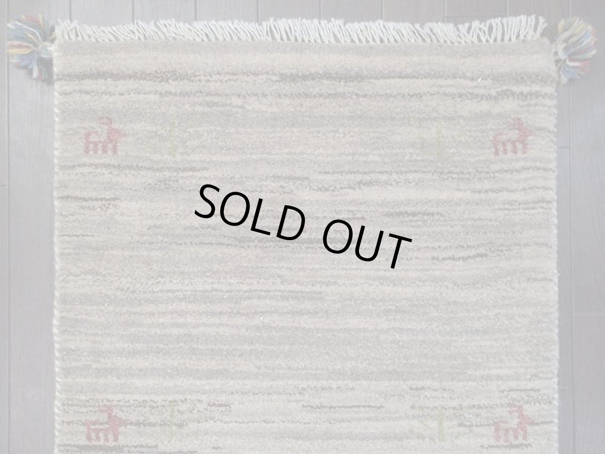 画像6: 新品 ペルシャ ギャッベ 玄関 マット 90cm サイズ 91 x 61 cm C86 肉厚 ウール ハンドメイド ギャベ 手織り トライバル ラグ 天然 敷物 カーペット 灰 鹿 生命の木 玄関ドアマットのアクセントに n-c86-091061sa001 (6)