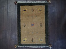 画像2: 新品 ペルシャ ギャッベ 玄関 マット 90cm サイズ 88 x 63 cm 64 肉厚 ウール ハンドメイド ギャベ 手織り トライバル ラグ 天然 敷物 カーペット 深緑 黄土色 玄関ドアマットのアクセントに (2)