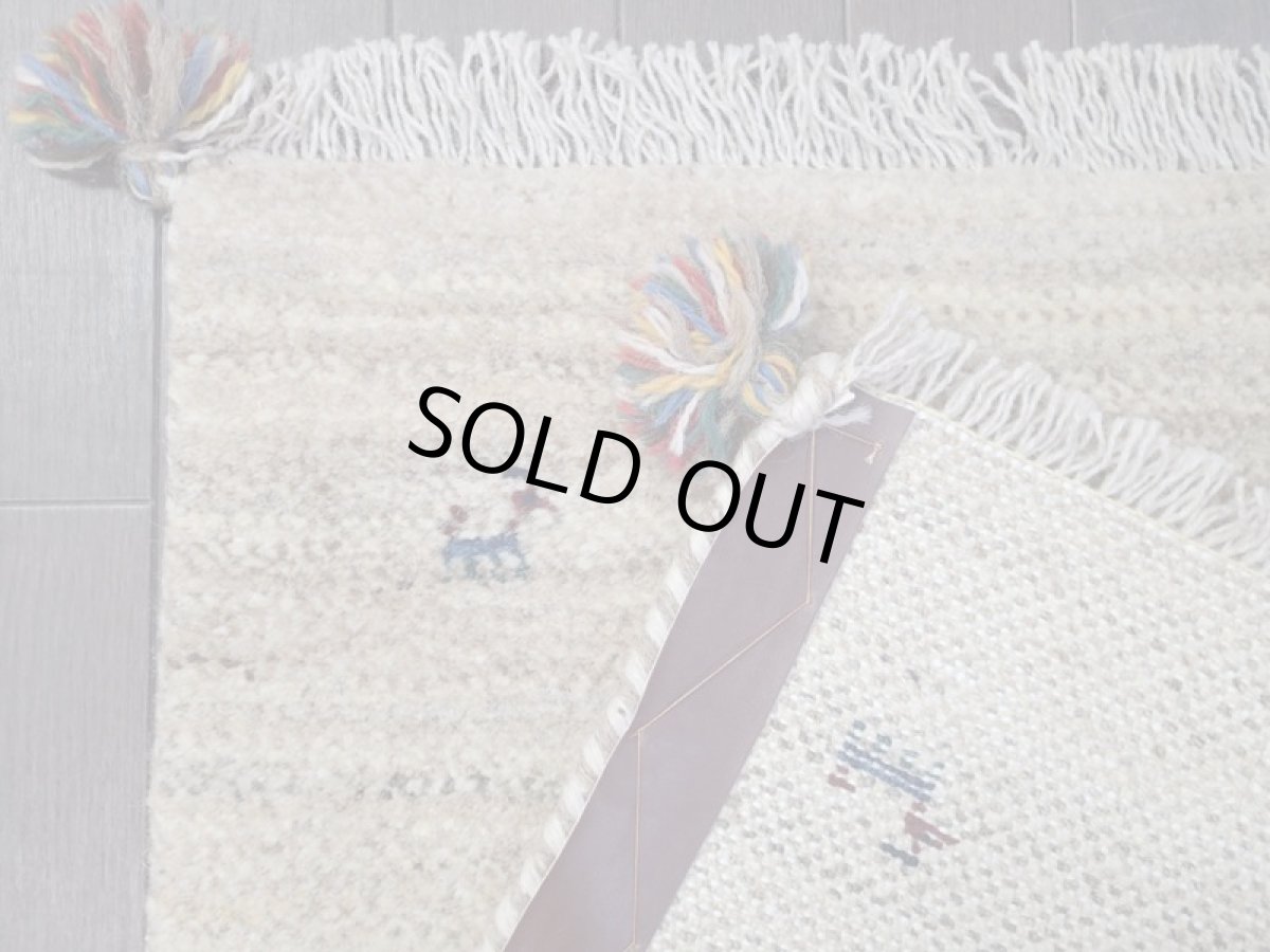 画像15: 新品 ペルシャ ギャッベ 玄関 マット 90cm サイズ 90 x 52 cm C80 肉厚 ウール ハンドメイド ギャベ 手織り トライバル ラグ 天然 敷物 カーペット クリーム 玄関ドアマットのアクセントに (15)