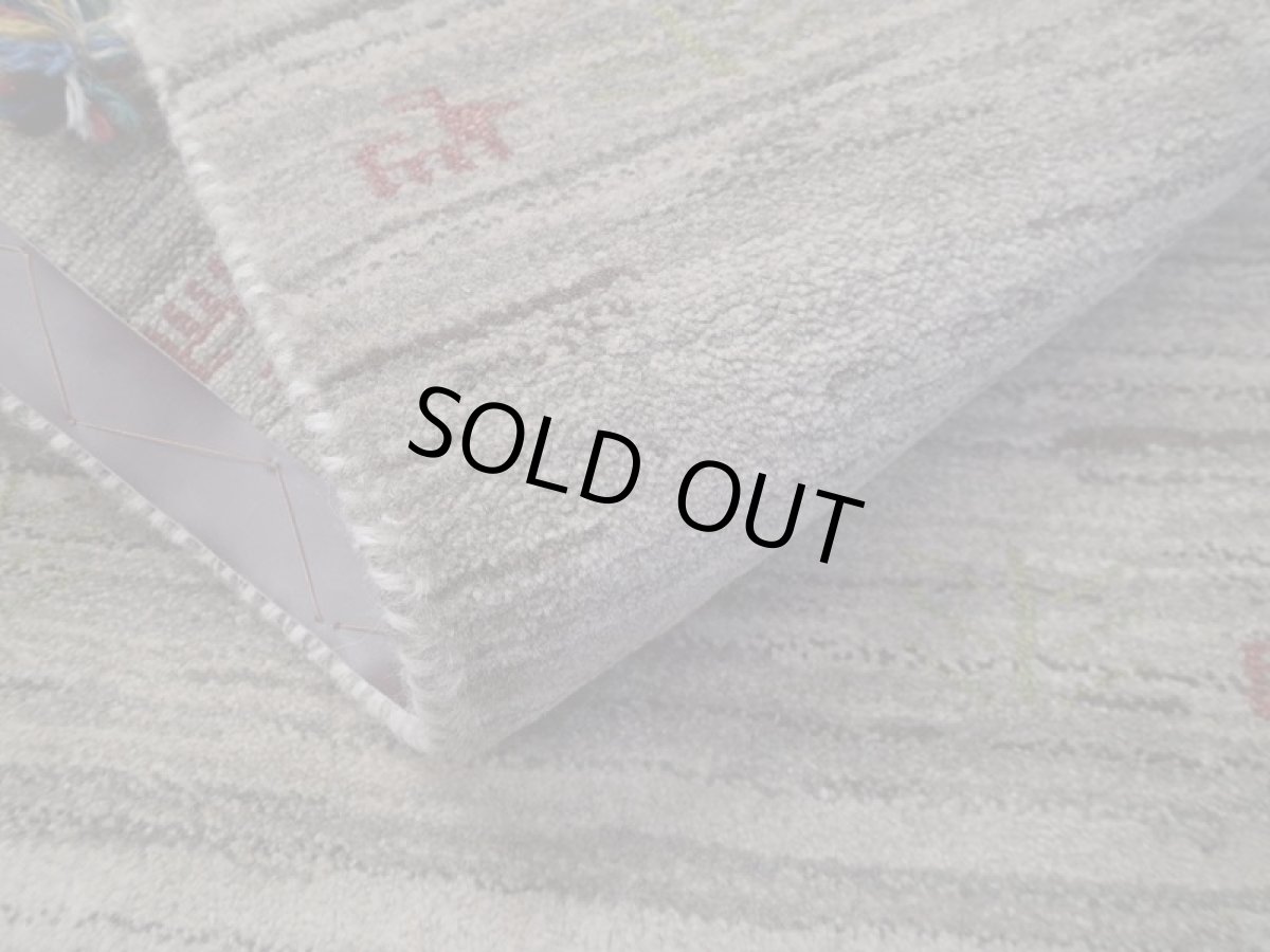 画像15: 新品 ペルシャ ギャッベ 玄関 マット 90cm サイズ 91 x 61 cm C86 肉厚 ウール ハンドメイド ギャベ 手織り トライバル ラグ 天然 敷物 カーペット 灰 鹿 生命の木 玄関ドアマットのアクセントに n-c86-091061sa001 (15)