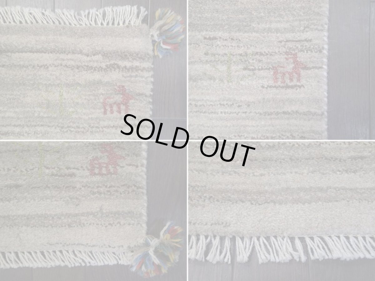 画像17: 新品 ペルシャ ギャッベ 玄関 マット 90cm サイズ 91 x 61 cm C86 肉厚 ウール ハンドメイド ギャベ 手織り トライバル ラグ 天然 敷物 カーペット 灰 鹿 生命の木 玄関ドアマットのアクセントに n-c86-091061sa001 (17)