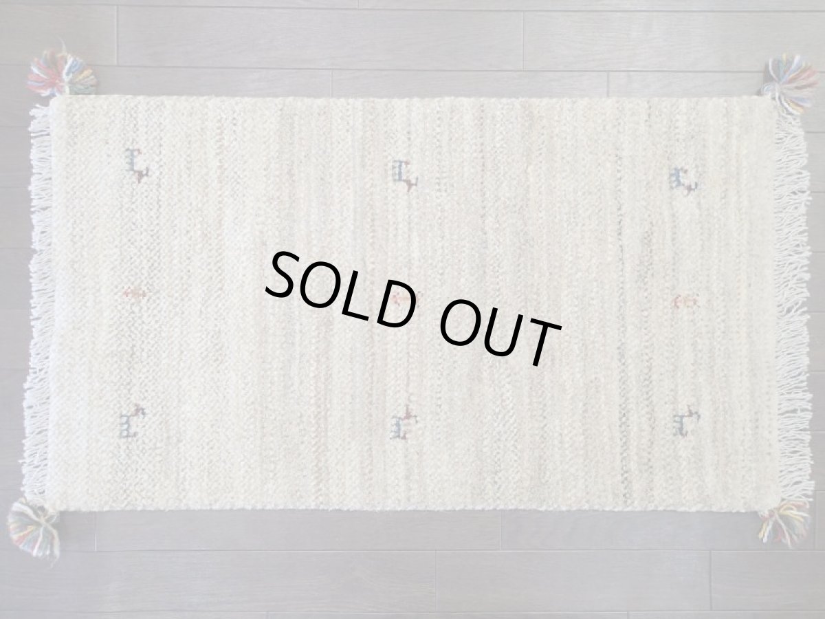 画像3: 新品 ペルシャ ギャッベ 玄関 マット 90cm サイズ 90 x 52 cm C80 肉厚 ウール ハンドメイド ギャベ 手織り トライバル ラグ 天然 敷物 カーペット クリーム 玄関ドアマットのアクセントに (3)