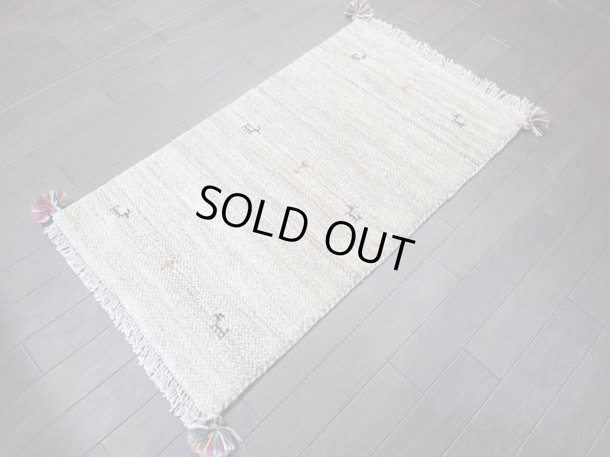 画像4: 新品 ペルシャ ギャッベ 玄関 マット 90cm サイズ 90 x 52 cm C80 肉厚 ウール ハンドメイド ギャベ 手織り トライバル ラグ 天然 敷物 カーペット クリーム 玄関ドアマットのアクセントに (4)