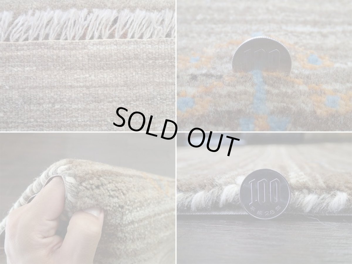 画像20: 新品 ペルシャ ギャッベ 玄関 マット 90cm サイズ 86 x 58 cm C91 肉厚 ウール ハンドメイド ギャベ 手織り トライバル ラグ 天然 敷物 カーペット 茶 グレー 鹿 生命の木 玄関ドアマットのアクセントに (20)