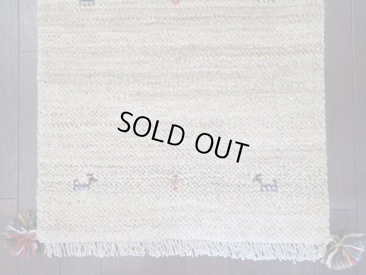 画像8: 新品 ペルシャ ギャッベ 玄関 マット 90cm サイズ 90 x 52 cm C80 肉厚 ウール ハンドメイド ギャベ 手織り トライバル ラグ 天然 敷物 カーペット クリーム 玄関ドアマットのアクセントに (8)