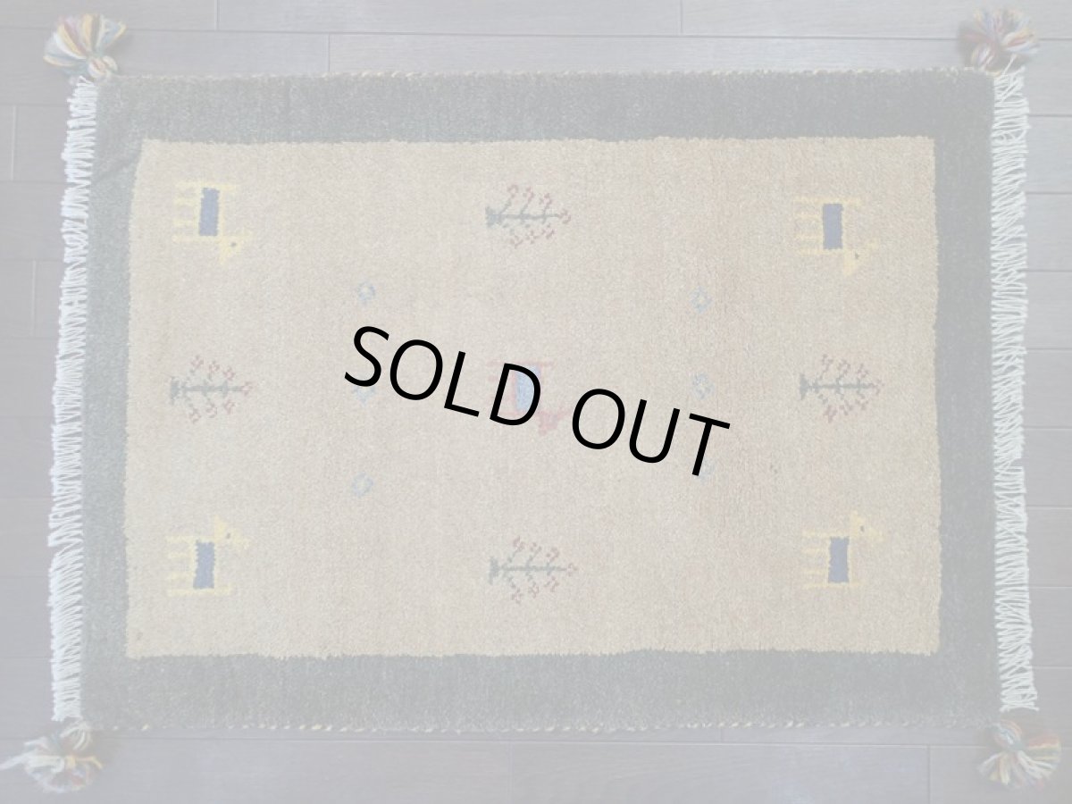 画像3: 新品 ペルシャ ギャッベ 玄関 マット 90cm サイズ 88 x 63 cm 64 肉厚 ウール ハンドメイド ギャベ 手織り トライバル ラグ 天然 敷物 カーペット 深緑 黄土色 玄関ドアマットのアクセントに (3)