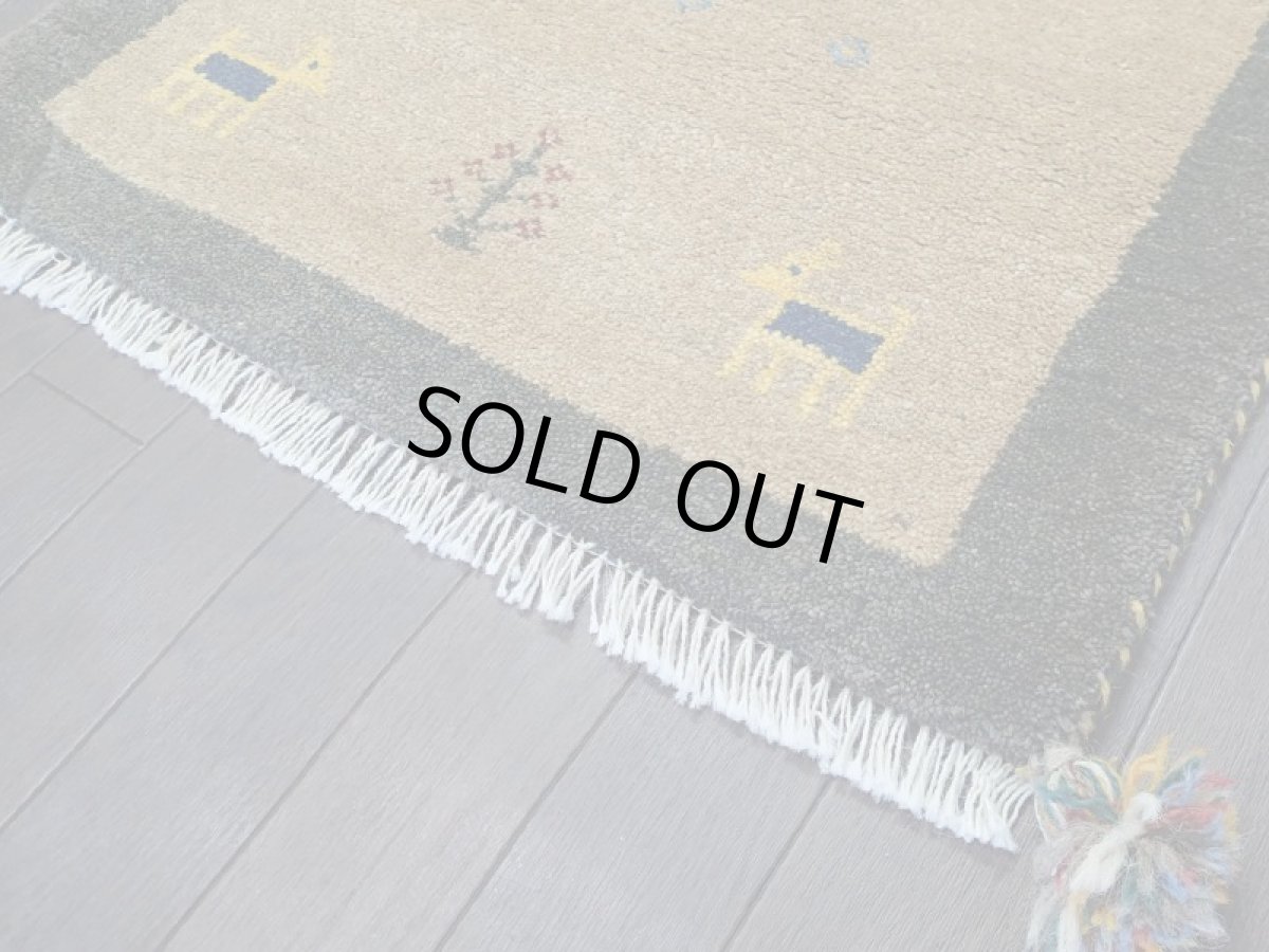 画像11: 新品 ペルシャ ギャッベ 玄関 マット 90cm サイズ 88 x 63 cm 64 肉厚 ウール ハンドメイド ギャベ 手織り トライバル ラグ 天然 敷物 カーペット 深緑 黄土色 玄関ドアマットのアクセントに (11)