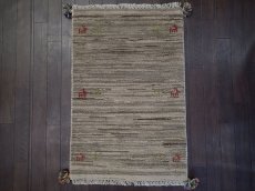 画像2: 新品 ペルシャ ギャッベ 玄関 マット 90cm サイズ 91 x 61 cm C86 肉厚 ウール ハンドメイド ギャベ 手織り トライバル ラグ 天然 敷物 カーペット 灰 鹿 生命の木 玄関ドアマットのアクセントに n-c86-091061sa001 (2)