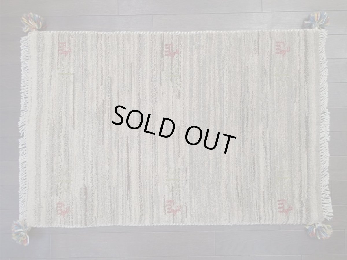 画像3: 新品 ペルシャ ギャッベ 玄関 マット 90cm サイズ 91 x 61 cm C86 肉厚 ウール ハンドメイド ギャベ 手織り トライバル ラグ 天然 敷物 カーペット 灰 鹿 生命の木 玄関ドアマットのアクセントに n-c86-091061sa001 (3)