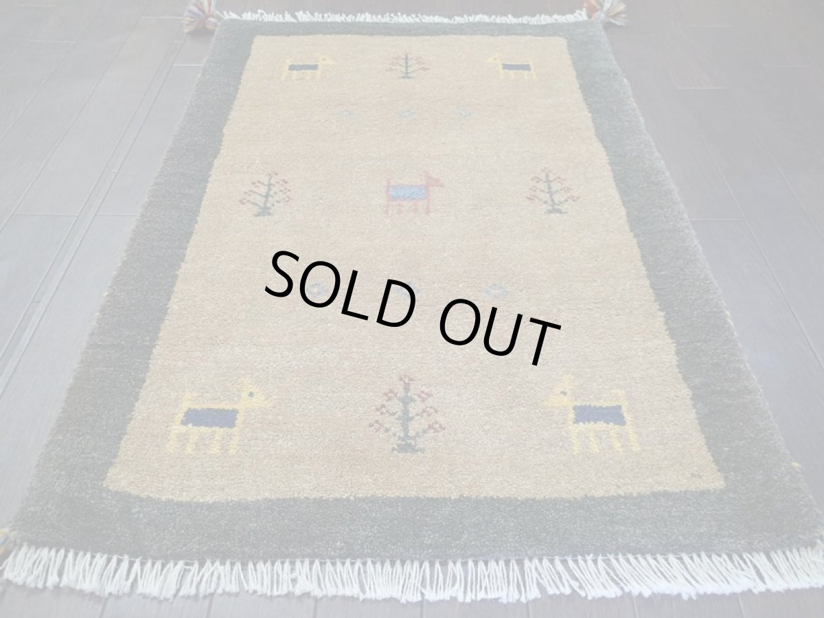 画像6: 新品 ペルシャ ギャッベ 玄関 マット 90cm サイズ 88 x 63 cm 64 肉厚 ウール ハンドメイド ギャベ 手織り トライバル ラグ 天然 敷物 カーペット 深緑 黄土色 玄関ドアマットのアクセントに (6)