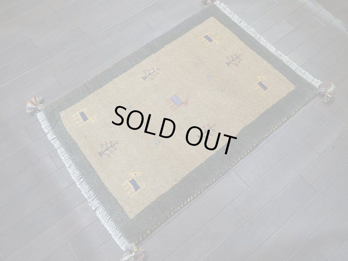 画像4: 新品 ペルシャ ギャッベ 玄関 マット 90cm サイズ 88 x 63 cm 64 肉厚 ウール ハンドメイド ギャベ 手織り トライバル ラグ 天然 敷物 カーペット 深緑 黄土色 玄関ドアマットのアクセントに (4)