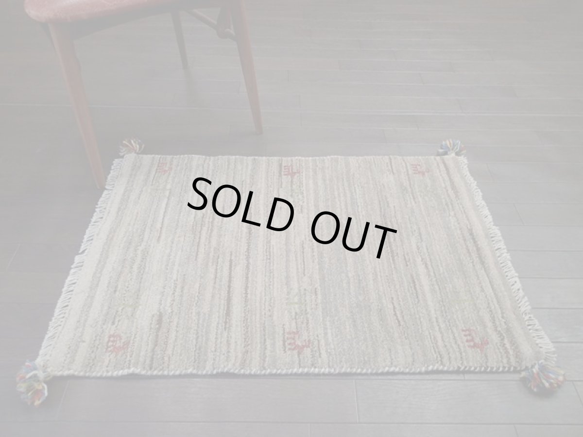 画像5: 新品 ペルシャ ギャッベ 玄関 マット 90cm サイズ 91 x 61 cm C86 肉厚 ウール ハンドメイド ギャベ 手織り トライバル ラグ 天然 敷物 カーペット 灰 鹿 生命の木 玄関ドアマットのアクセントに n-c86-091061sa001 (5)