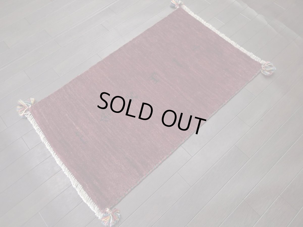 画像4: 新品 ペルシャ ギャッベ 玄関 マット 90cm サイズ 93 x 56 cm C96 肉厚 ウール ハンドメイド ギャベ 手織り トライバル ラグ 天然 敷物 カーペット ワインレッド 鹿 生命の木 玄関ドアマットのアクセントに (4)