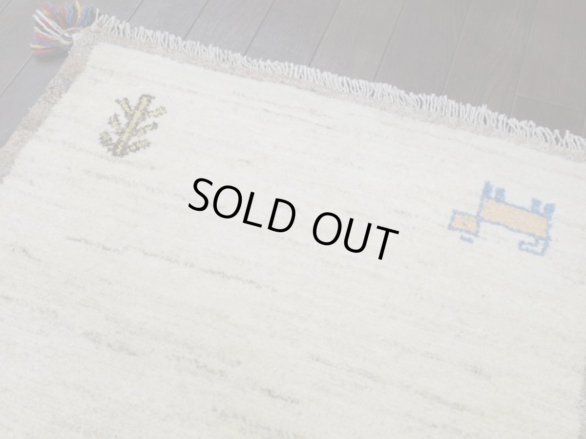 画像9: 新品 ペルシャ ギャッベ 玄関 マット 90cm サイズ 91 x 61 cm C104 肉厚 ウール ハンドメイド ギャベ 手織り トライバル ラグ 天然 敷物 カーペット クリーム 灰 動物 生命の樹 玄関ドアマットのアクセントに (9)