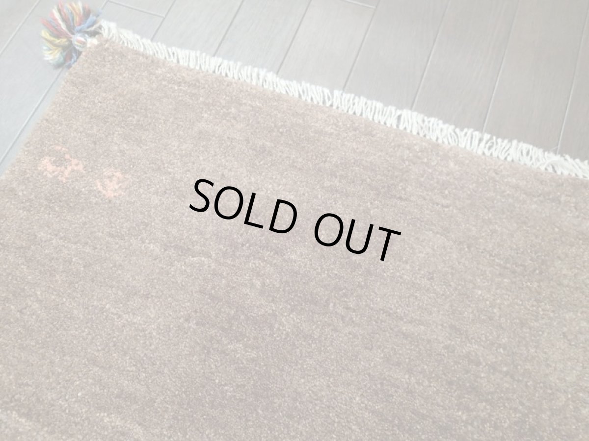 画像9: 新品 ペルシャ ギャッベ 玄関 マット 90cm サイズ 86 x 59 cm C95 肉厚 ウール ハンドメイド ギャベ 手織り トライバル ラグ 天然 敷物 カーペット 茶 オレンジ 鹿 生命の木 玄関ドアマットのアクセントに (9)