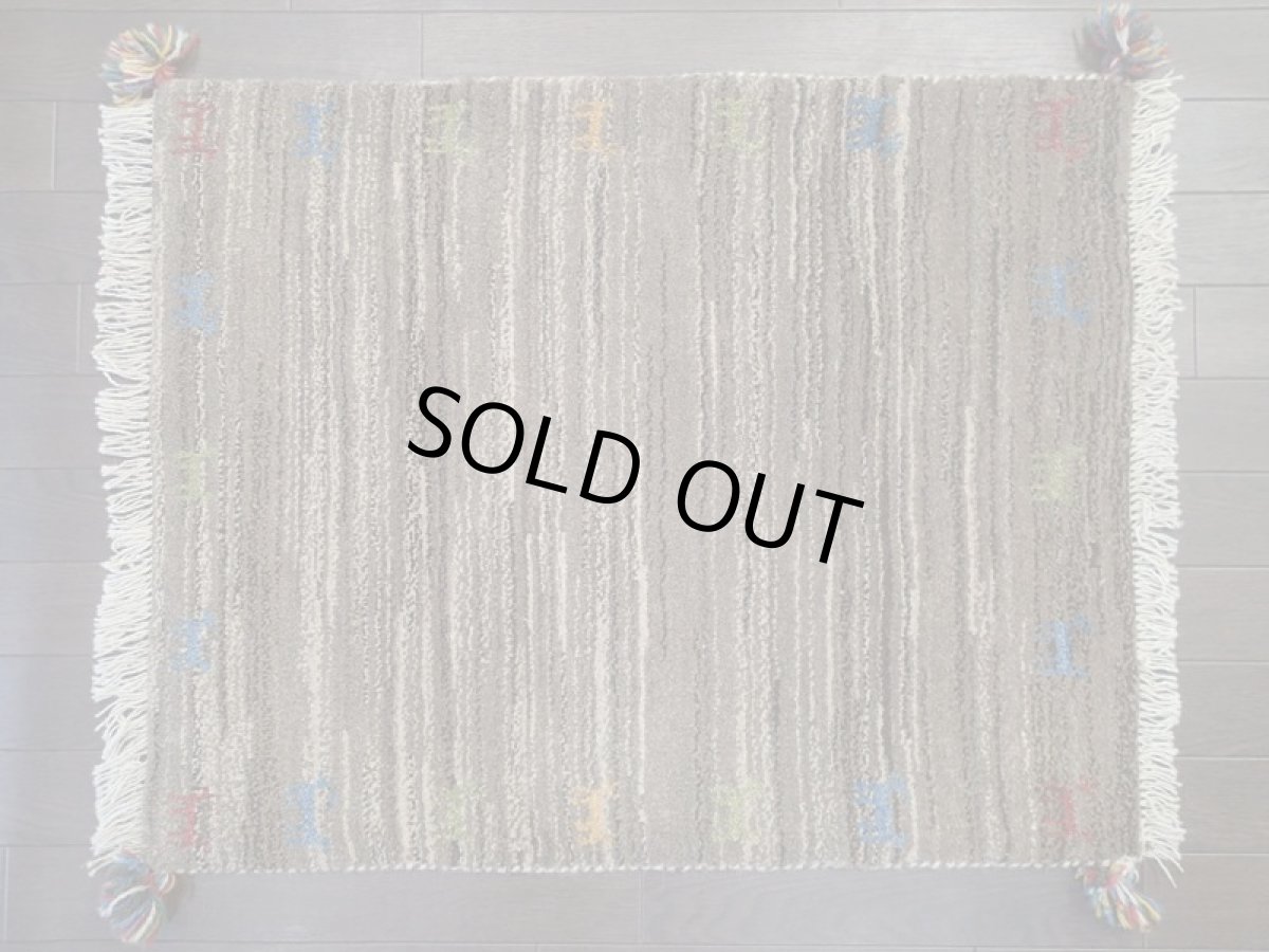 画像3: 新品 ペルシャ ギャッベ 玄関 マット 90cm サイズ 80 x 64 cm C99 肉厚 ウール ハンドメイド ギャベ 手織り トライバル ラグ 天然 敷物 カーペット 茶 灰 マルチカラー 鹿 玄関ドアマットのアクセントに (3)