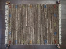 画像3: 新品 ペルシャ ギャッベ 玄関 マット 90cm サイズ 80 x 64 cm C99 肉厚 ウール ハンドメイド ギャベ 手織り トライバル ラグ 天然 敷物 カーペット 茶 灰 マルチカラー 鹿 玄関ドアマットのアクセントに (3)