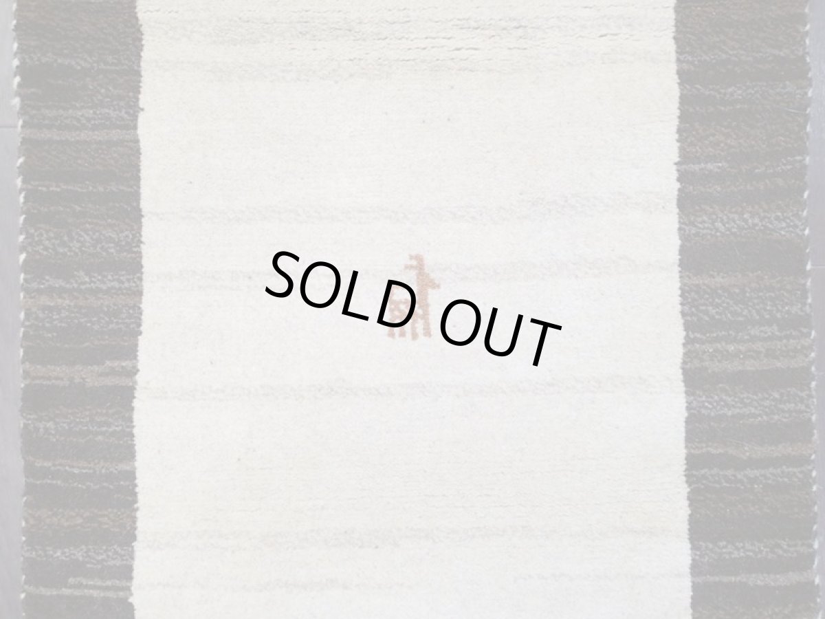 画像7: 新品 ペルシャ ギャッベ 玄関 マット 90cm サイズ 89 x 62 cm C92 肉厚 ウール ハンドメイド ギャベ 手織り トライバル ラグ 天然 敷物 カーペット こげ茶 グレー クリーム 鹿 玄関ドアマットのアクセントに (7)